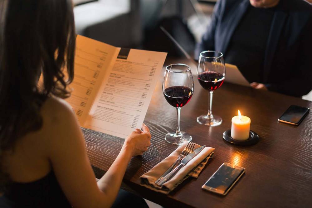 restaurant-couple